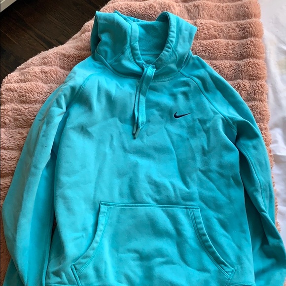 Nike Tops - Nike sweatshirt